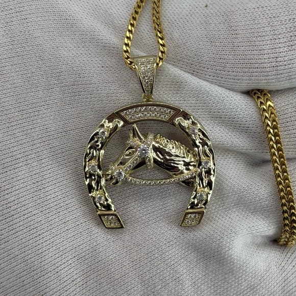 925 Sterling Silver 18K Gold Plated Horse Head Horseshoe Pendant Iced CZ 10g - Picture 5 of 7